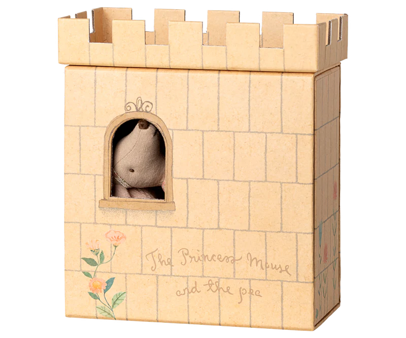 Princess and the pea - big sister mouse