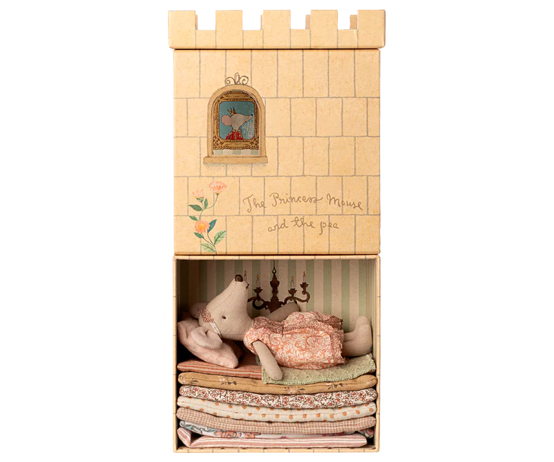 Princess and the pea - big sister mouse