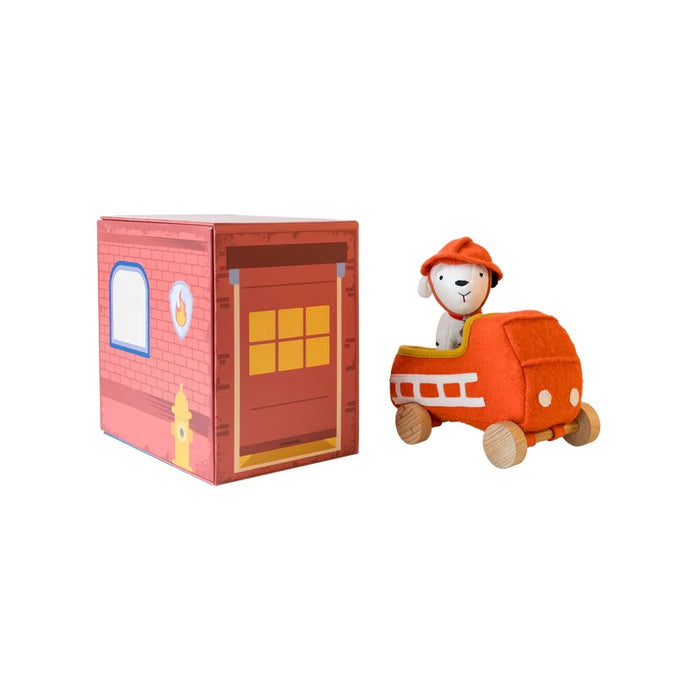 Holdie Dog-Go - Chief - Red with cardboard box garage