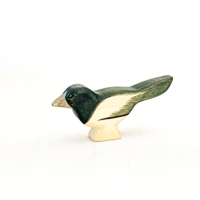 Magpie - Hand Painted Wooden Animal - HolzWald