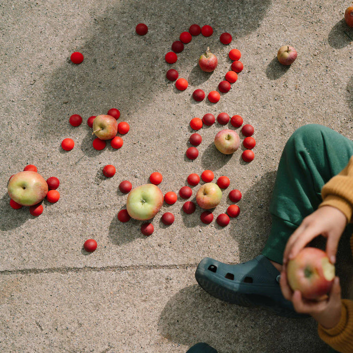 Mandala Pieces – 36 Red Half Spheres – Loose Parts - Grapat
