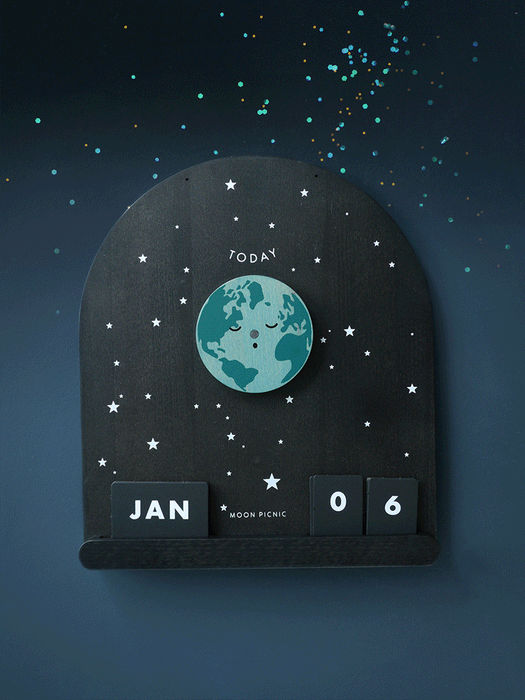 Wooden Moon Phase calendar animated gif showing how the phases change