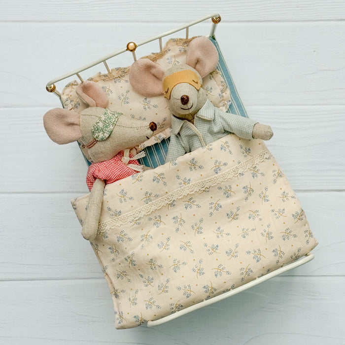 Mom & Dad Mouse with Vintage Bed - Maileg Mice