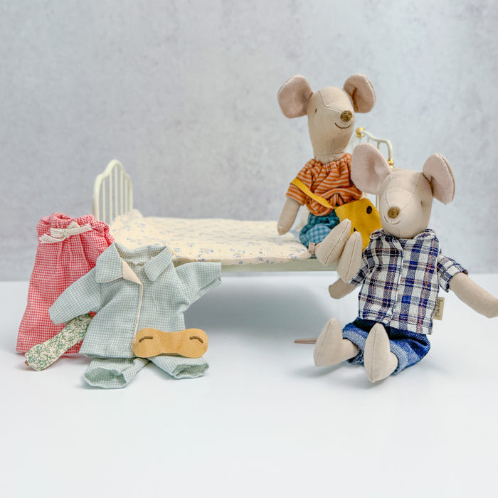 Mom & Dad Mouse with Vintage Bed - Maileg Mice