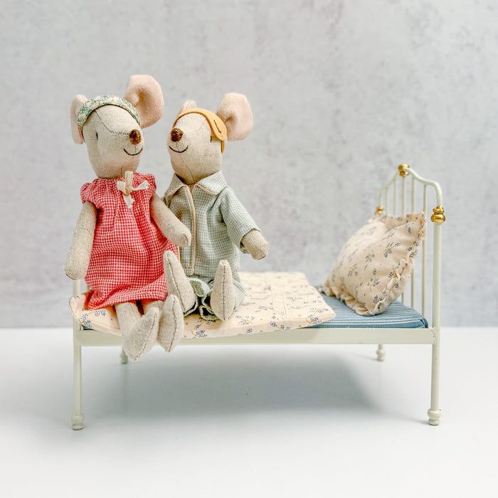 Mom & Dad Mouse with Vintage Bed - Maileg Mice