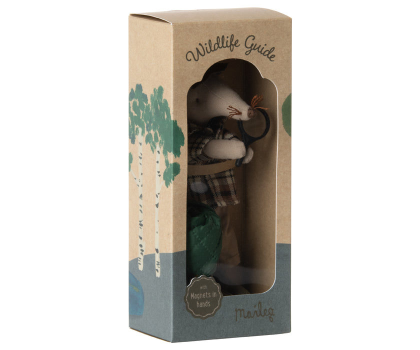 Wildlife Guide Mouse - Dad Mouse with Magnetic Hands - Maileg