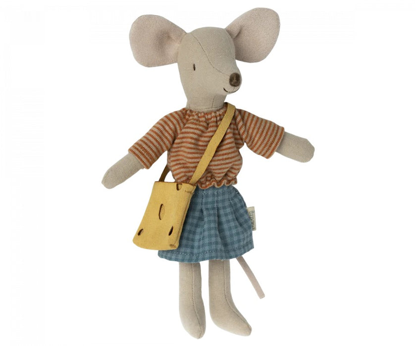 Mom Mouse (Also answers to Mum, Mommy, or Moooom) - Maileg Mice