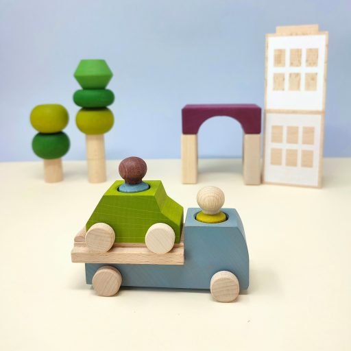 Grey Tow Truck with Car with Peg People - Lubulona