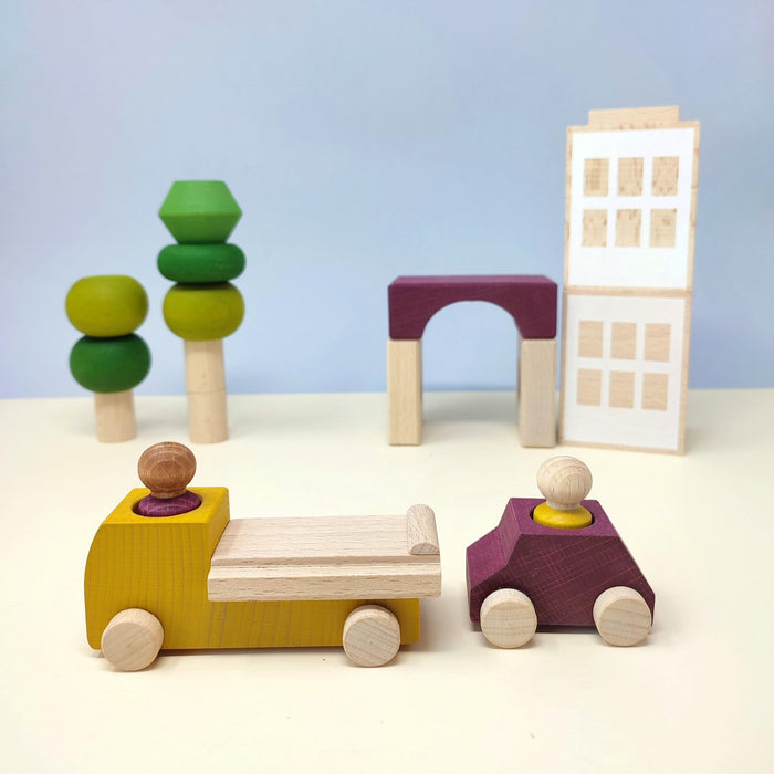 Yellow Tow Truck with Car with Peg People - Lubulona