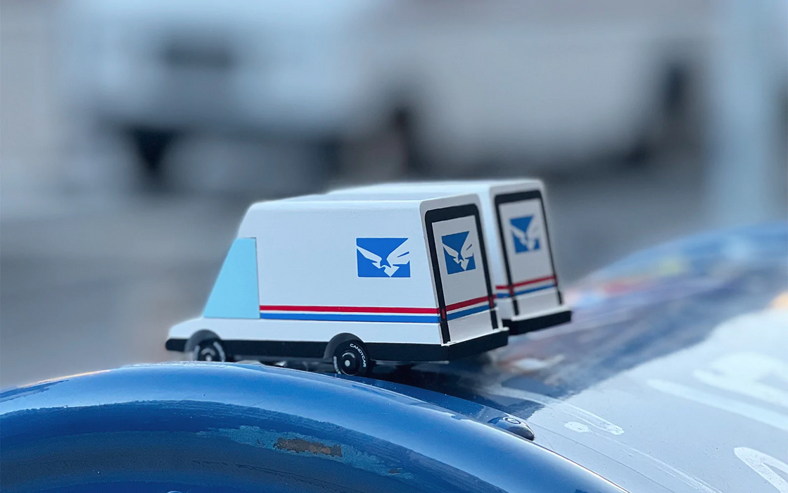 Futuristic Mail Van - Candycar - Candylab toys